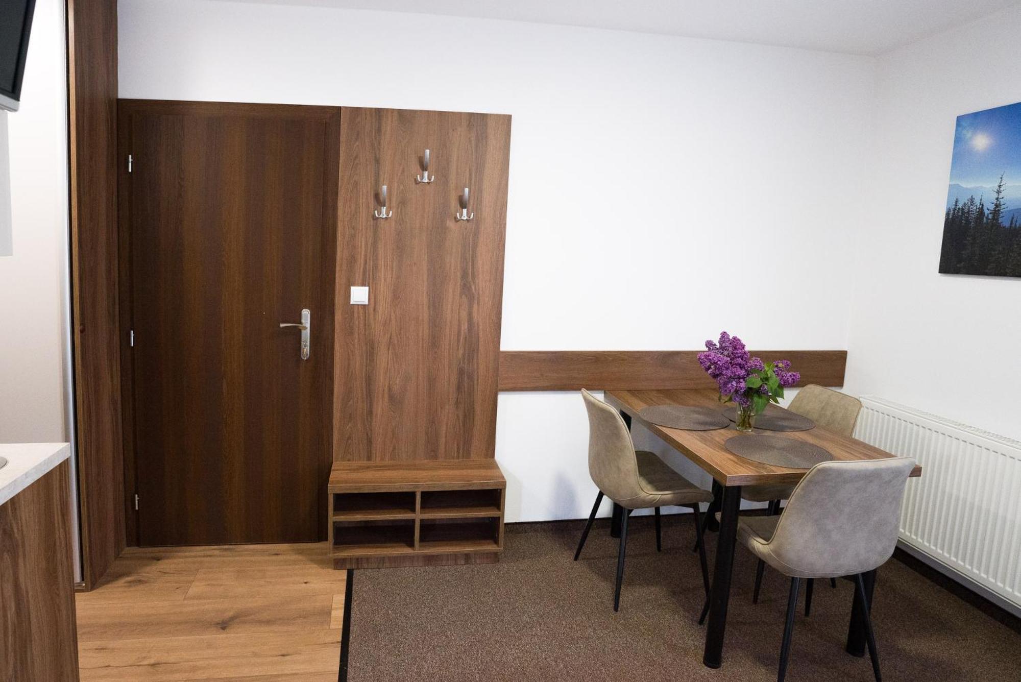 Apartmany Banff Bešeňová Buitenkant foto